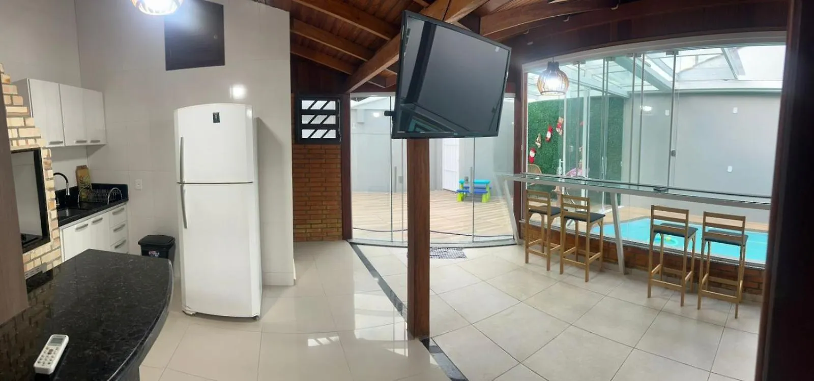 Casa 3 Quartos Com Piscina No Centro De Penha - Sc 0*, פנייה