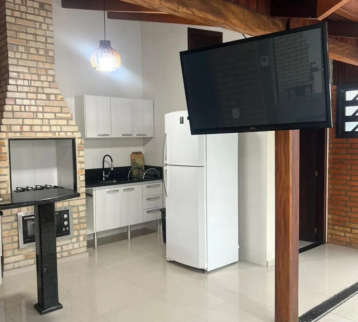 Casa 3 Quartos Com Piscina No Centro De Penha - Sc פנייה