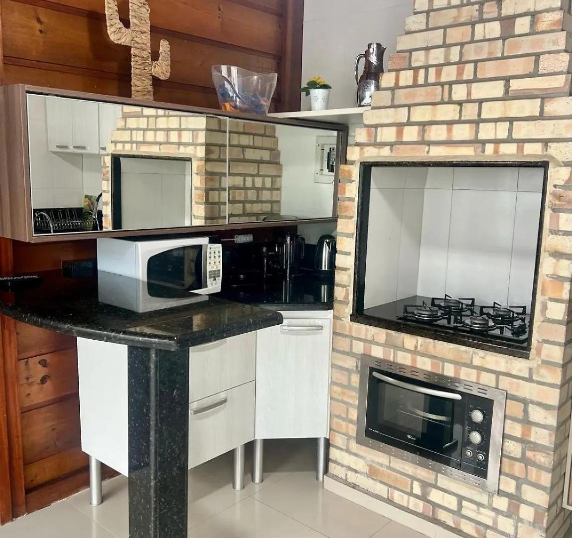 Casa 3 Quartos Com Piscina No Centro De Penha - Sc בית נופש